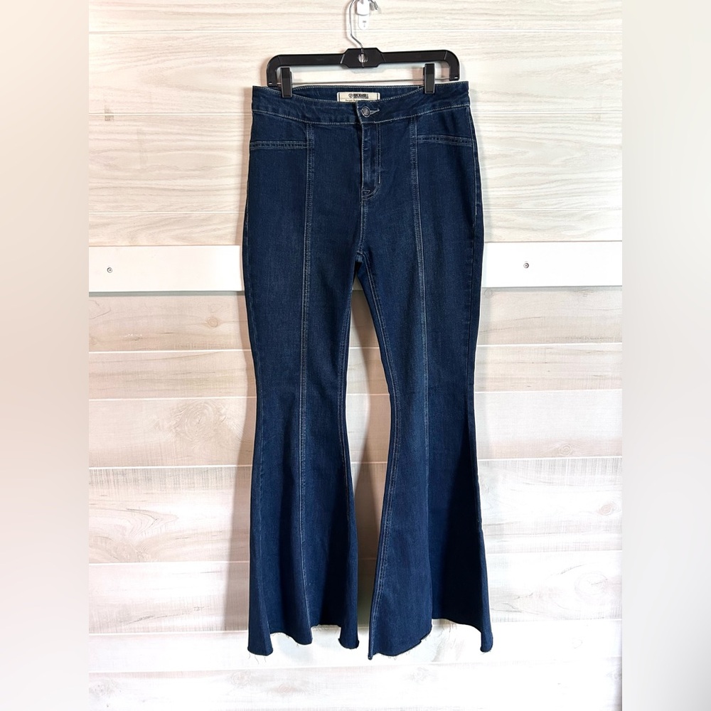 Rock ‘n’ roll bargain button bell jeans